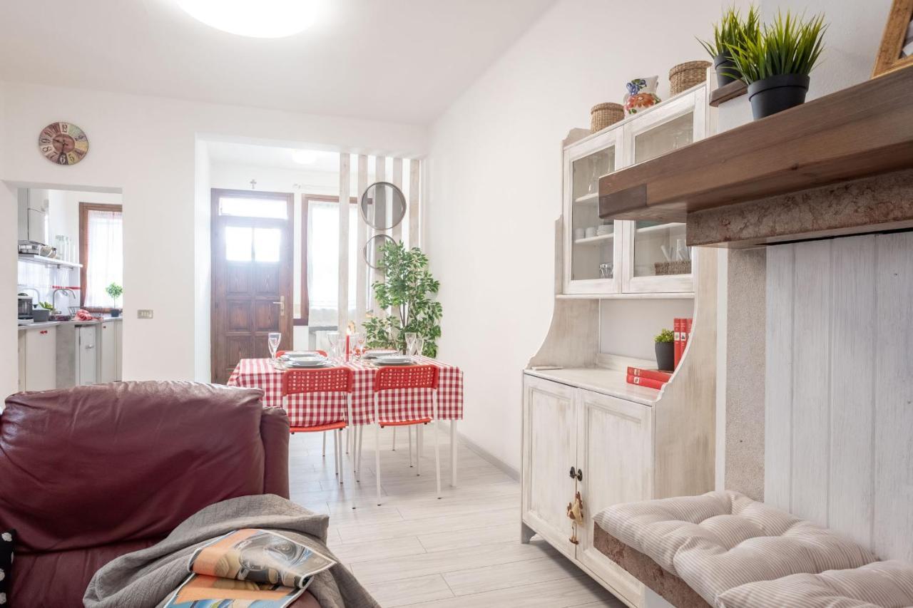 デセンツァーノ・デル・ガルダCasa Dolce Casa Desenzano - 2 Passi Dal Lagoアパートメント エクステリア 写真